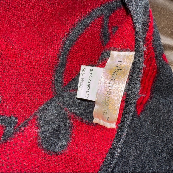 Urban Mangoz Wool Wrap Red Gray Tan Floral Patterned Shawl Poncho - Picture 6 of 6